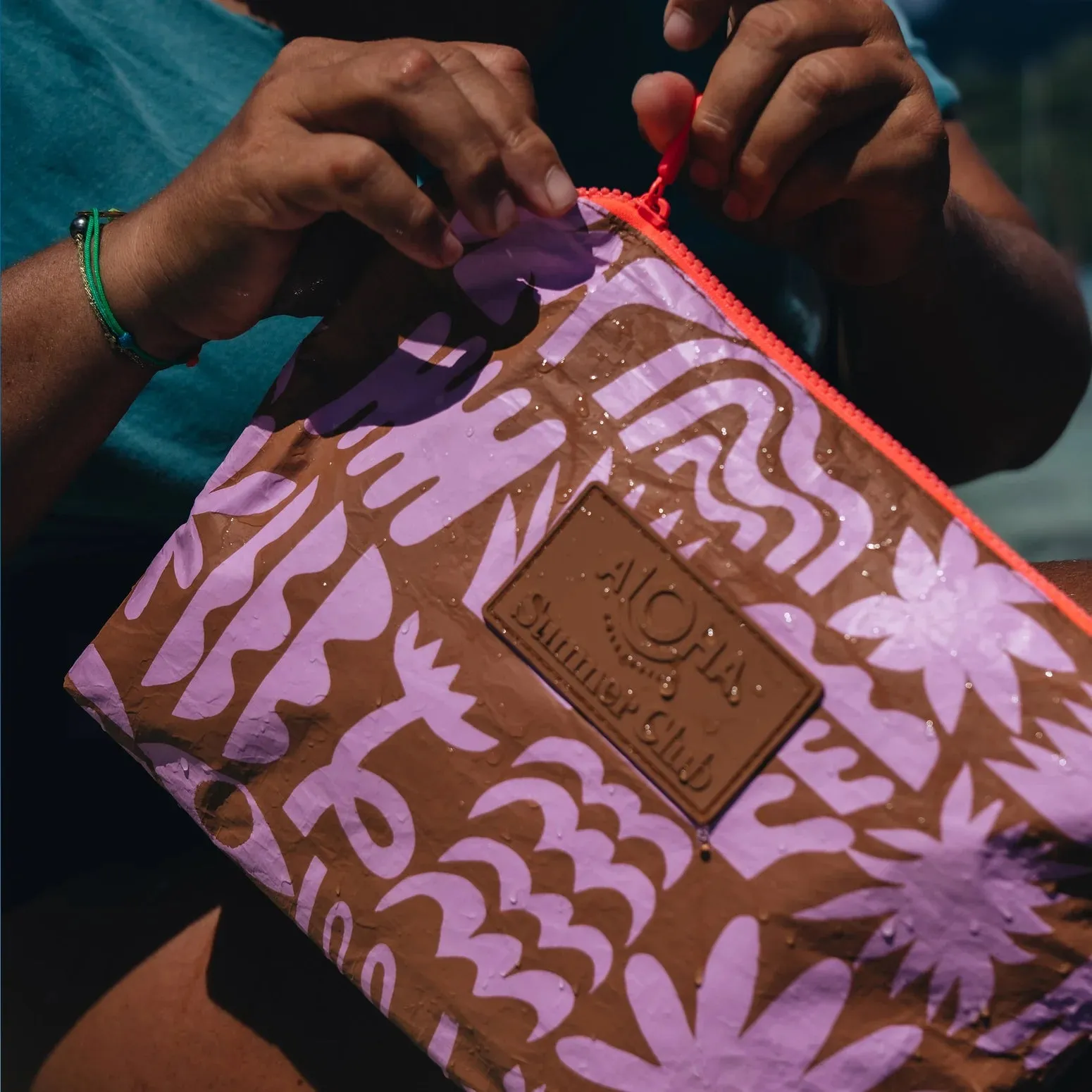 Aloha Collection Summer Club Mid Pouch