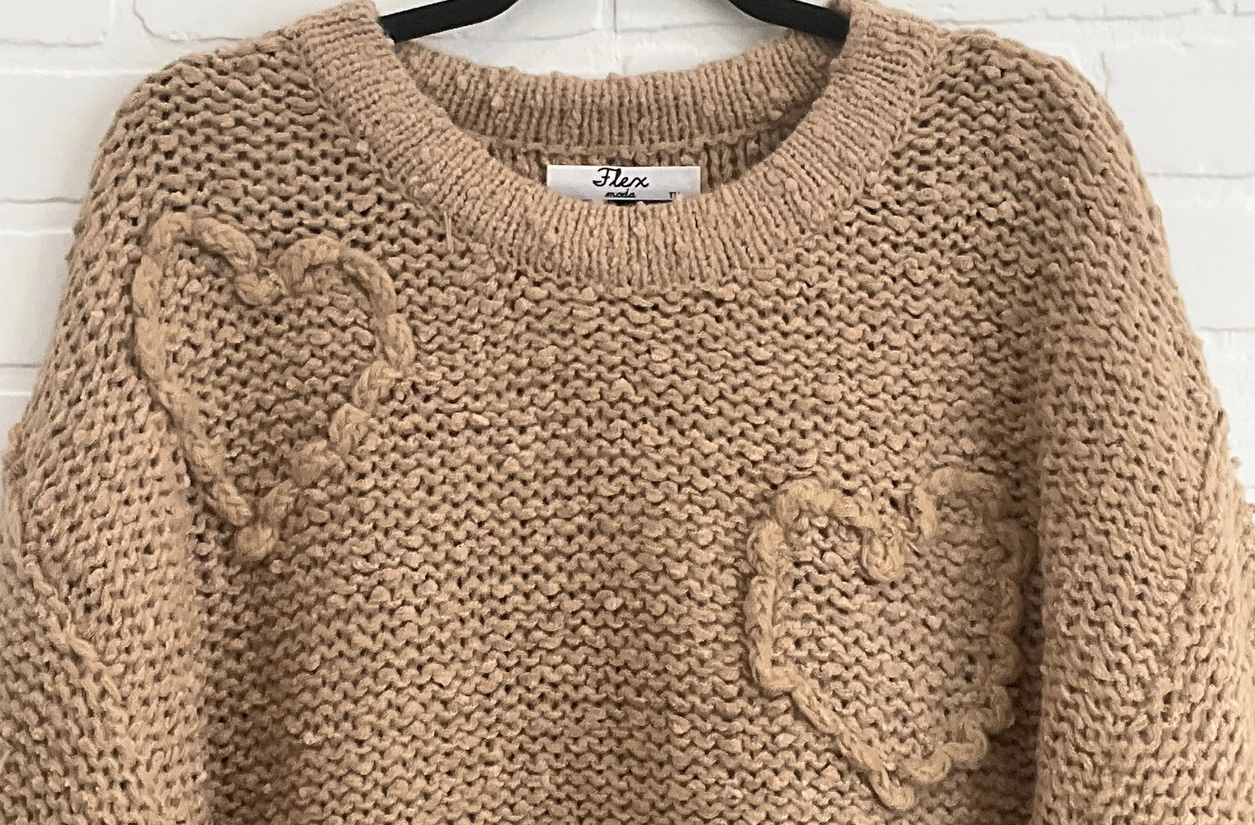 Heart crewneck sweater by Flex Moda