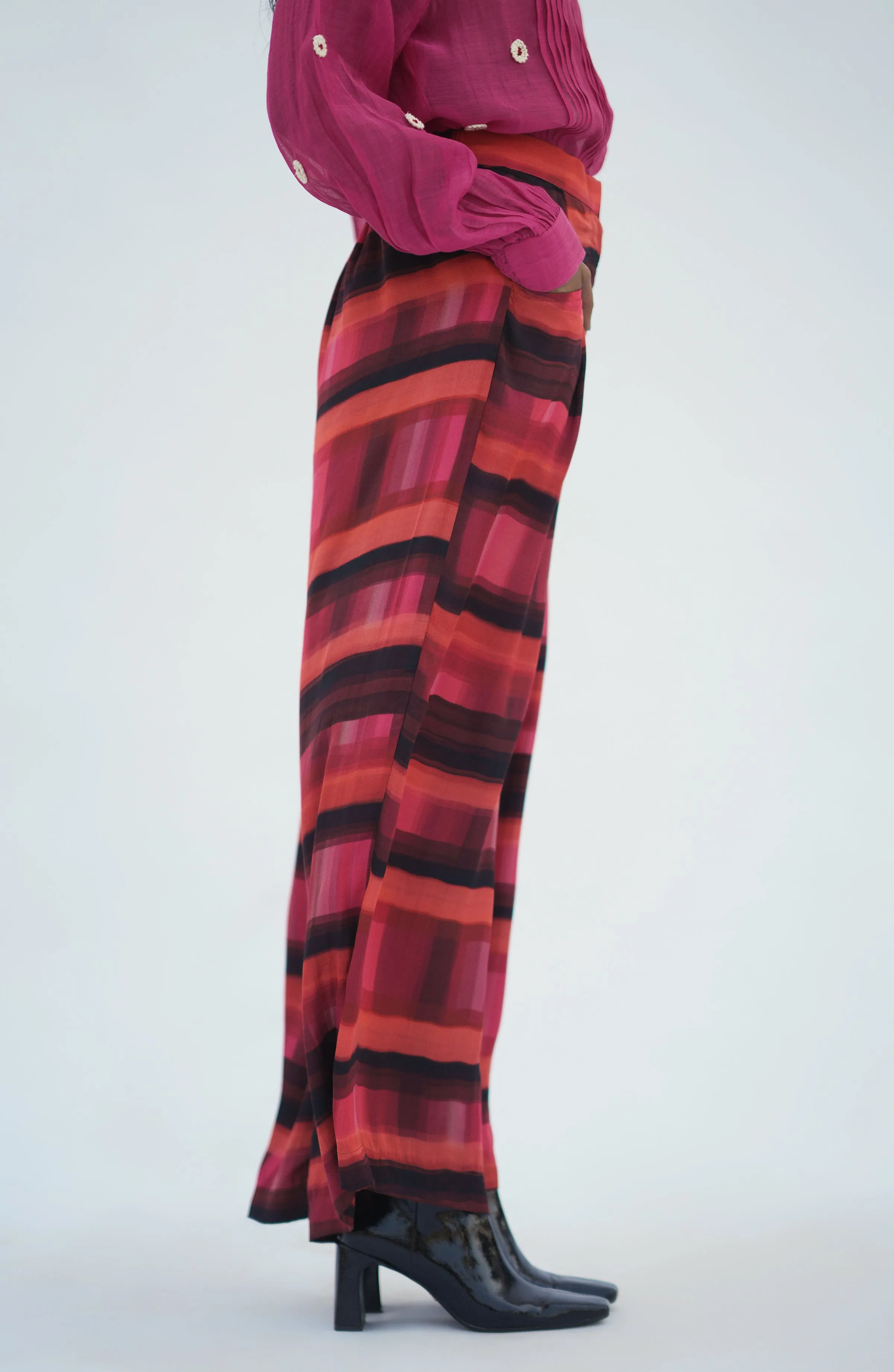SCARLET PANTS