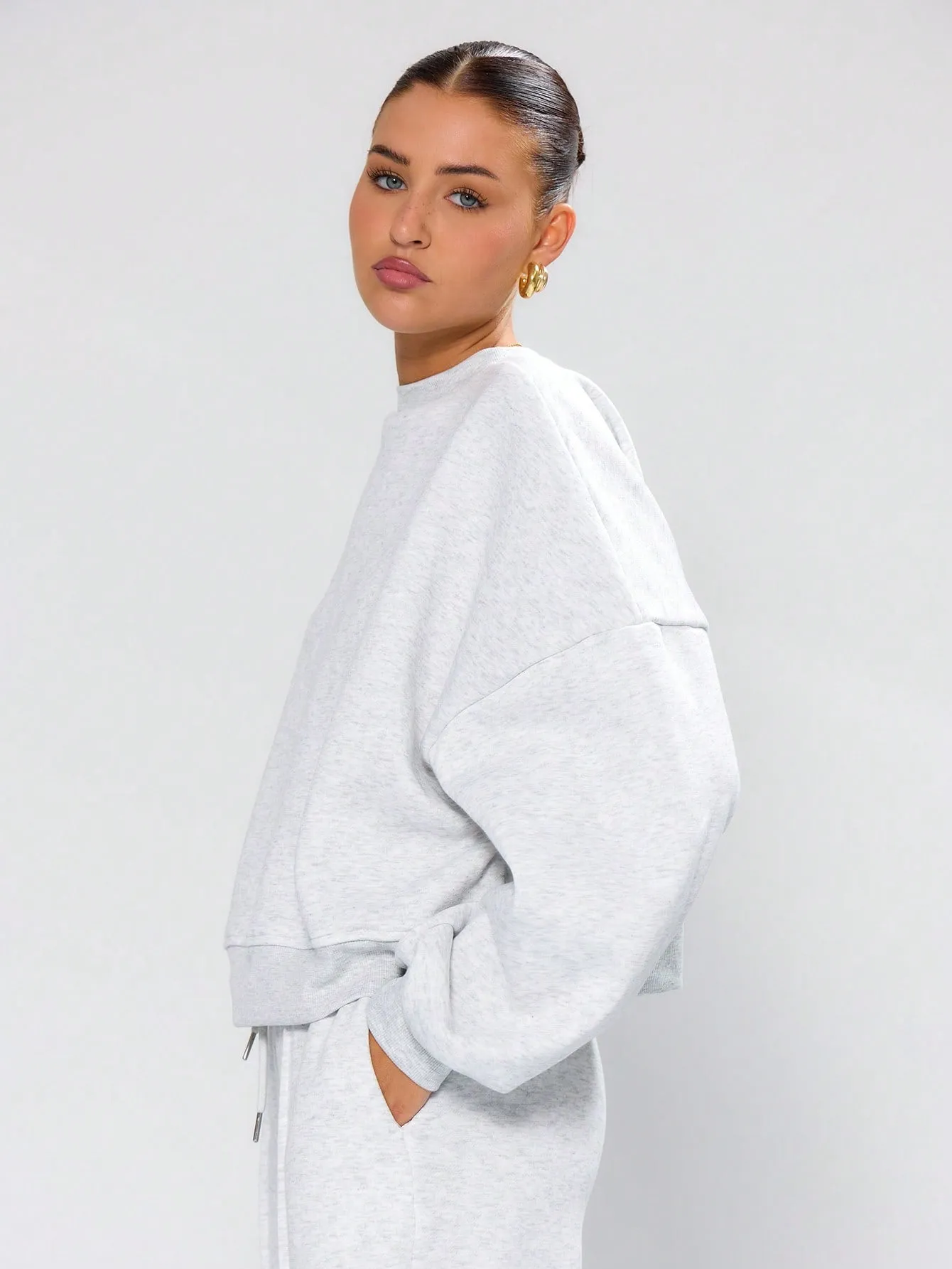 Sudadera corta de Cherry Vibes: ¡Brilla en!